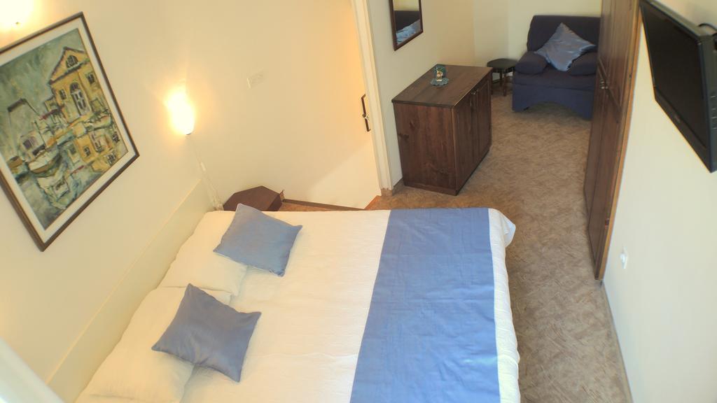 Green Oasis Family Apartments Piran Room photo